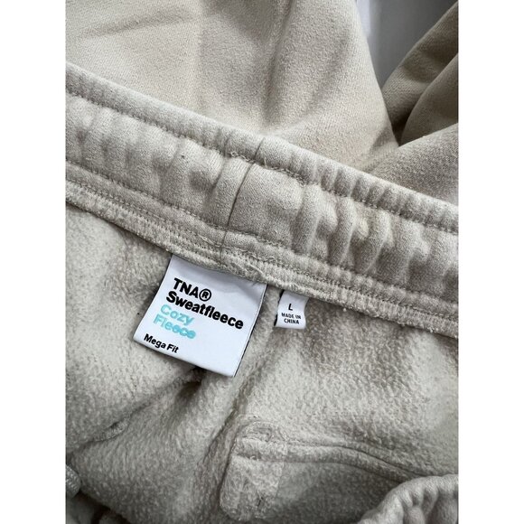 Aritzia Tna Cozy Sweatfleece Mega Cargo Sweatpant in Tan - Picture 3 of 3
